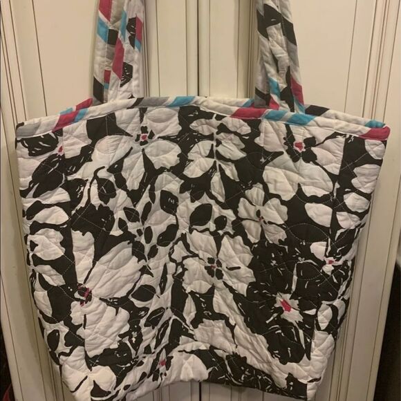 Floral Fabric Handbag Beautiful dressy Shoulder Handbag Made in Pakistani - Picture 4 of 5